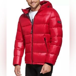Men's High Hooded Red Puffer
Jacket CALVIN KLEIN